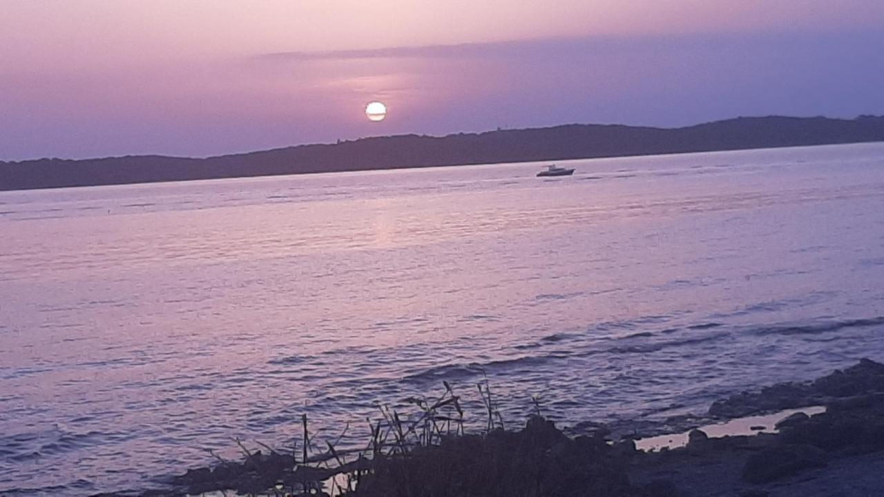 Apartman Debora Sa Privatnim Bazenom Pula Bagian luar foto